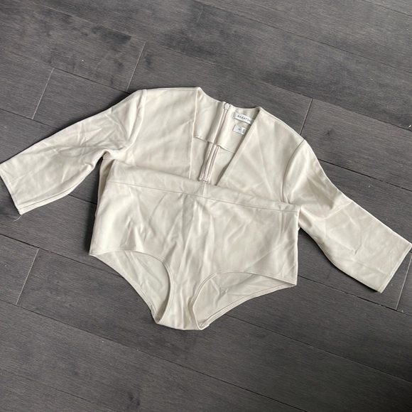 Aritzia Babaton bodysuit. Size XS - Picture 3 of 6